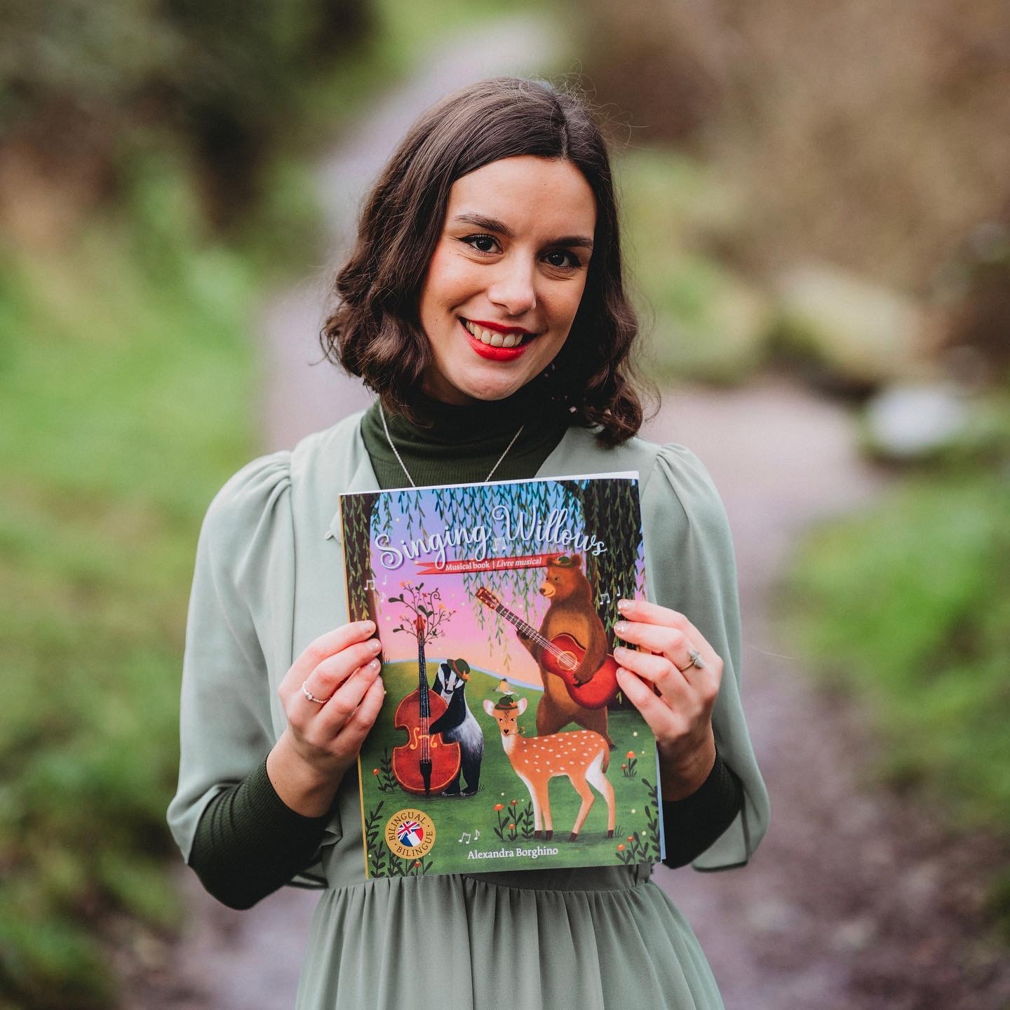 Singing Willows Bilingual Musical Book